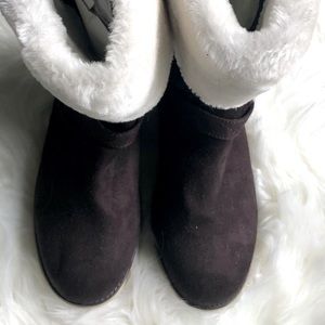 Faux fur lined boots